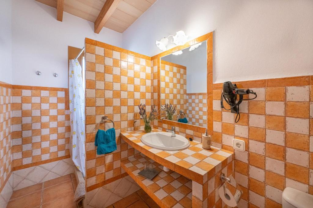 Finca Girasols - Four-Bedroom House