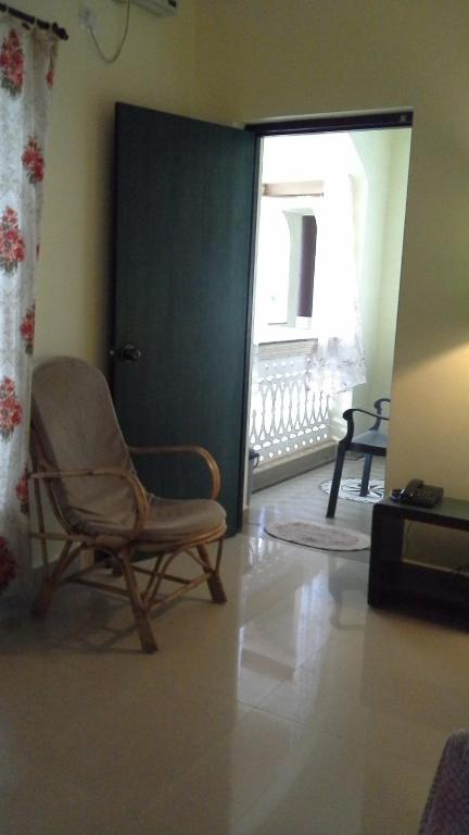 Elegant Shades - Standard Double Room