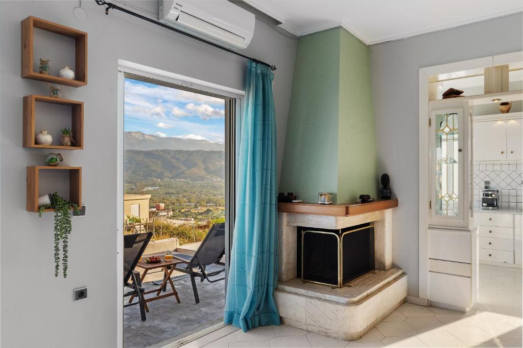 Nespecifikovaný výhled na hory nebo výhled na hory při pohledu z hotelu