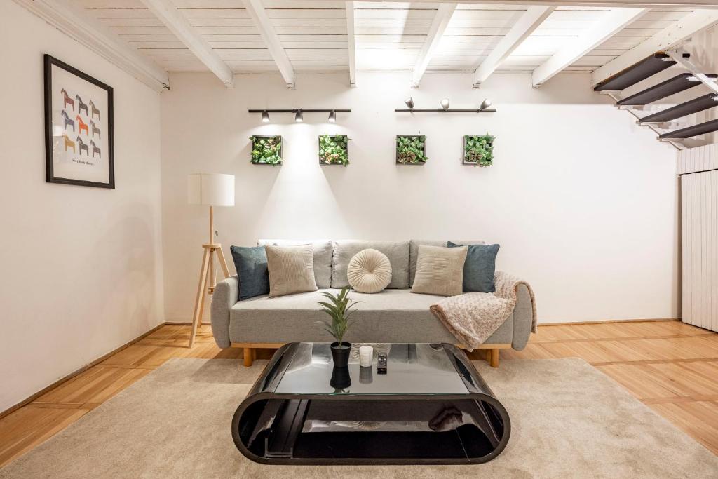 Central & Cozy Dream Home by Prestige Homes 1072 Budapest, 37 Akácfa utca kép - 1