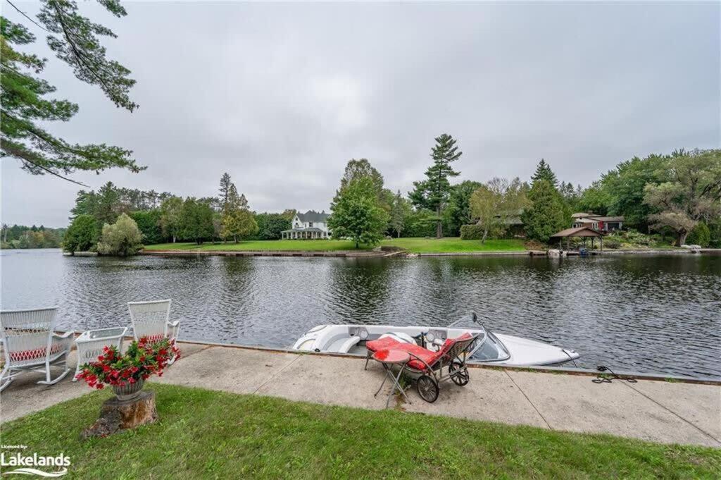 Rivers Edge Retreat, Bracebridge (updated prices 2024)