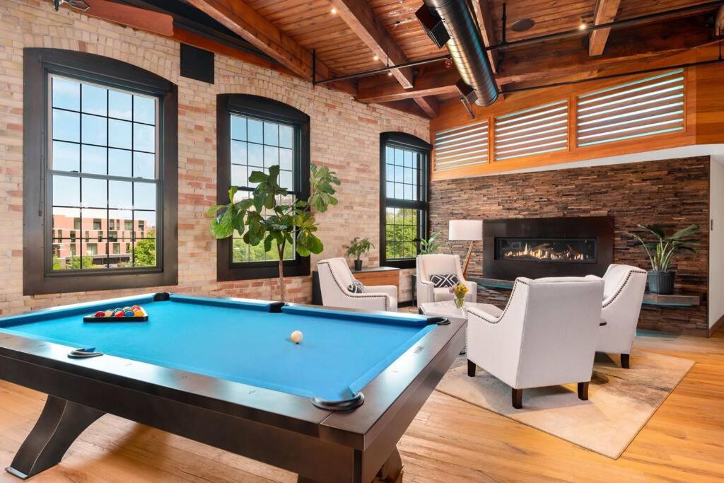 Exposed Brick Lofts and Apartments in Chicago