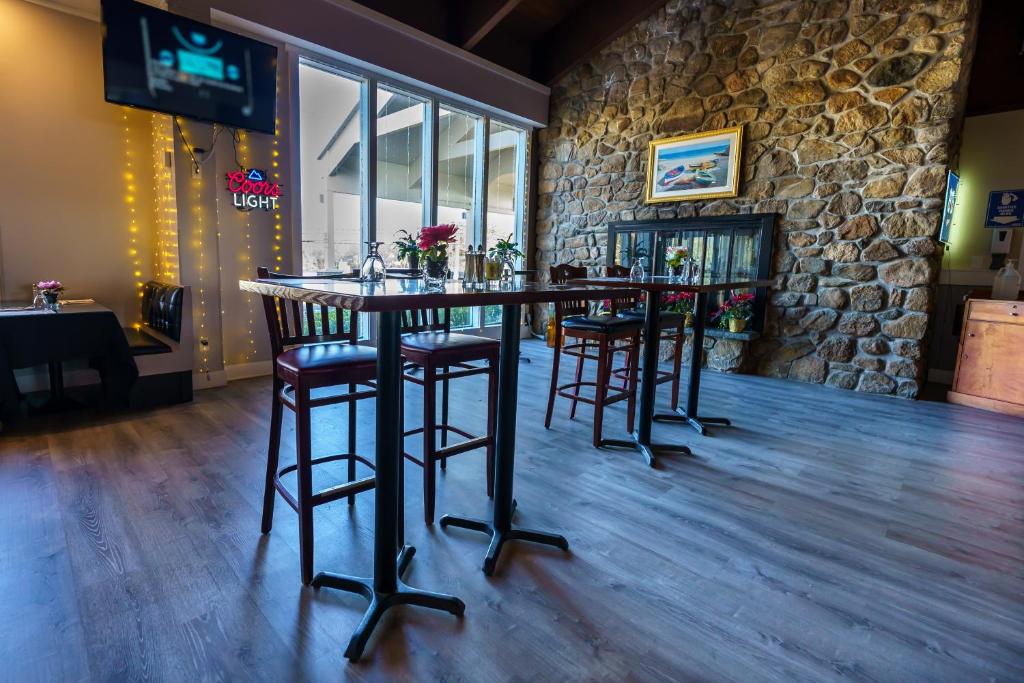 Iris Hotel Cape Cod photo