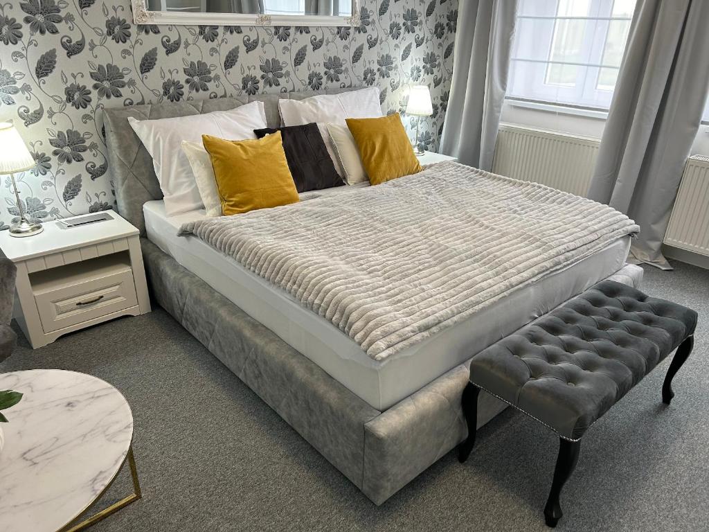 EFIPA Glamour Apartments - 12