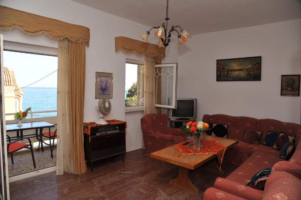 Posedenie v ubytovaní Apartment Froso on the Beach