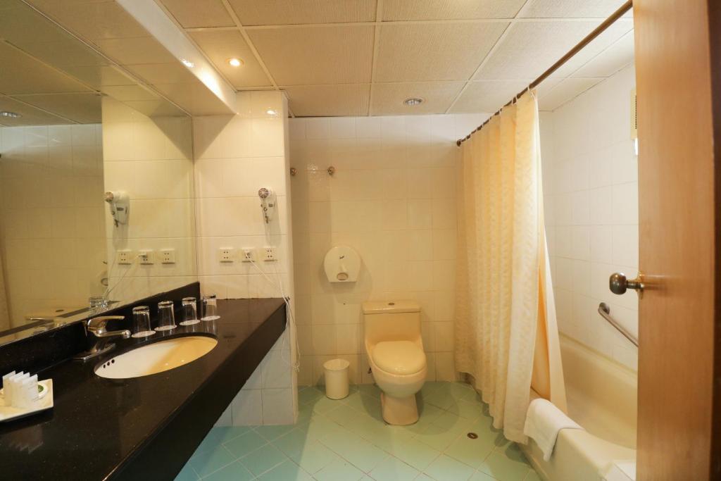 Koupelna v ubytování Hotel Miramar