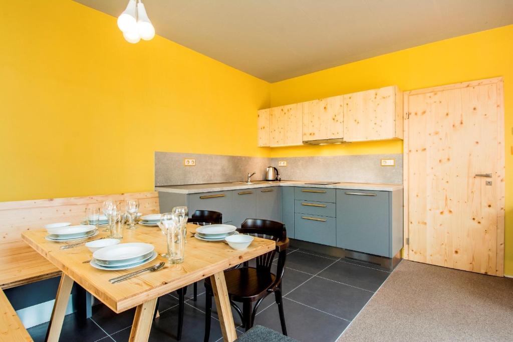 Kuchnia lub aneks kuchenny w obiekcie Apartmány Severák Smrk ex Apartment Loucky