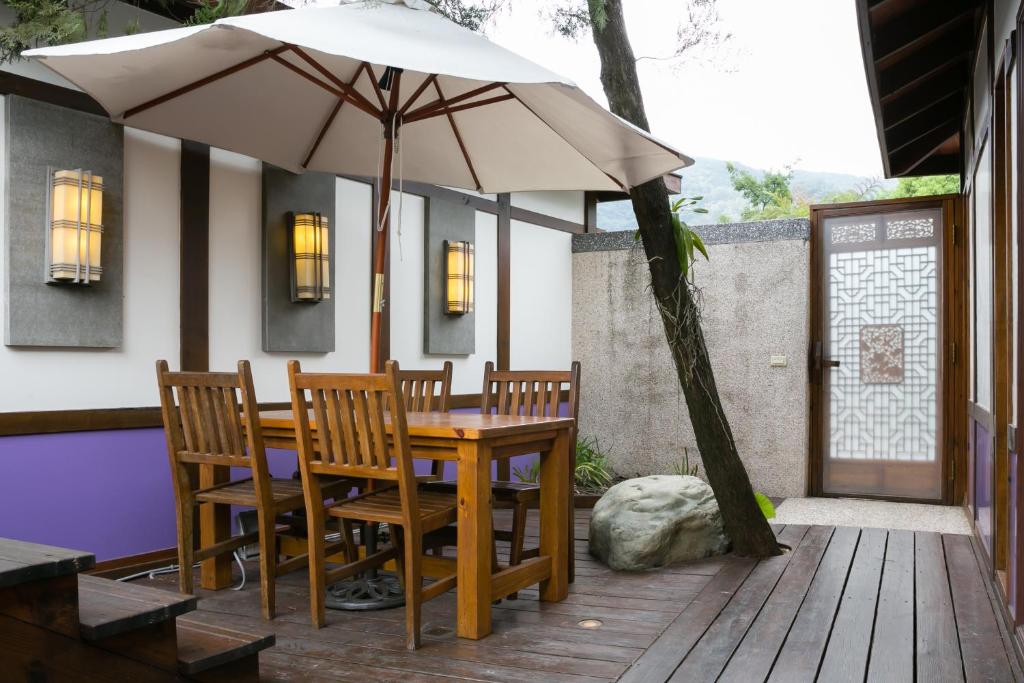 Patio nebo venkovní prostory v ubytování Grand Orchid Resort Villa