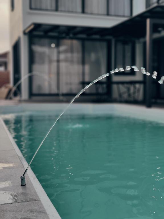 Bazén v ubytování Ipoh Eden Pool Villa Suites nebo v jeho okolí