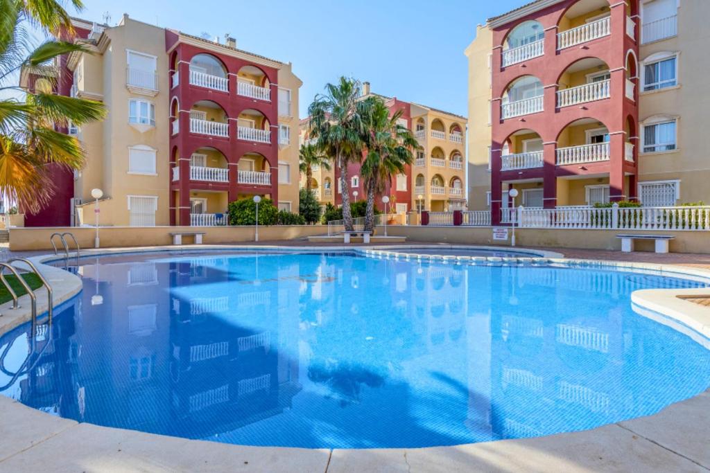 Πισίνα στο ή κοντά στο Charming flat in Puerto Marina near the beach!