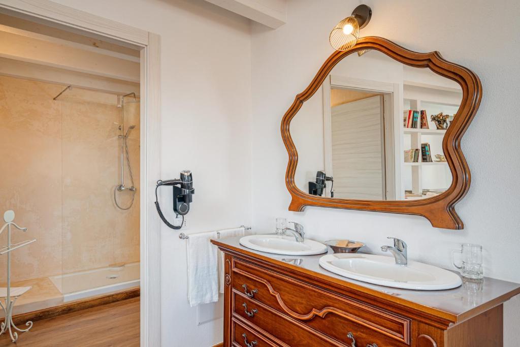 Albergo Diffuso Mannois - Tweepersoonskamer Met Terras
