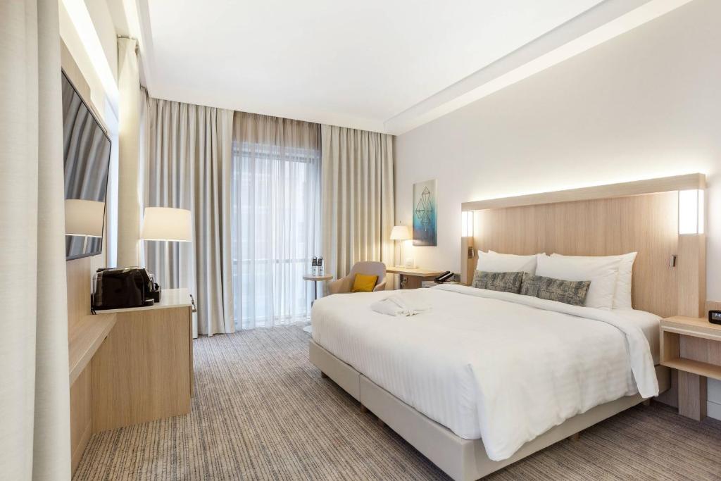 Courtyard by Marriott Vilnius City Center - Superior King Room