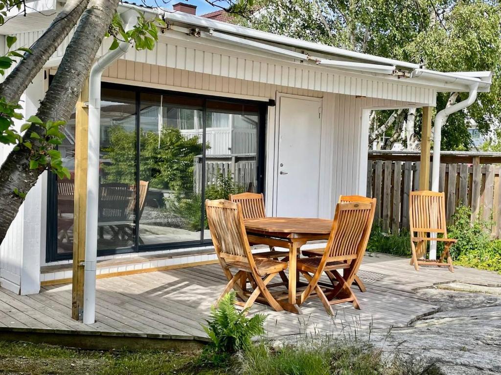Gallery image of Modern funkisstuga med alla bekvämligheter in Hönö