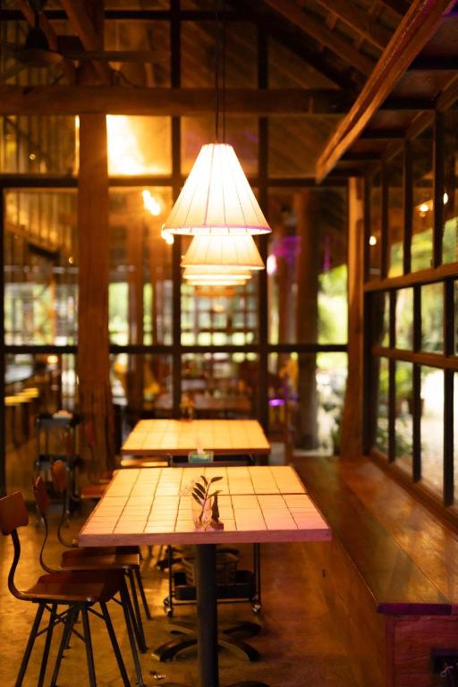 Ngeeb bed and EV station - Resim 19