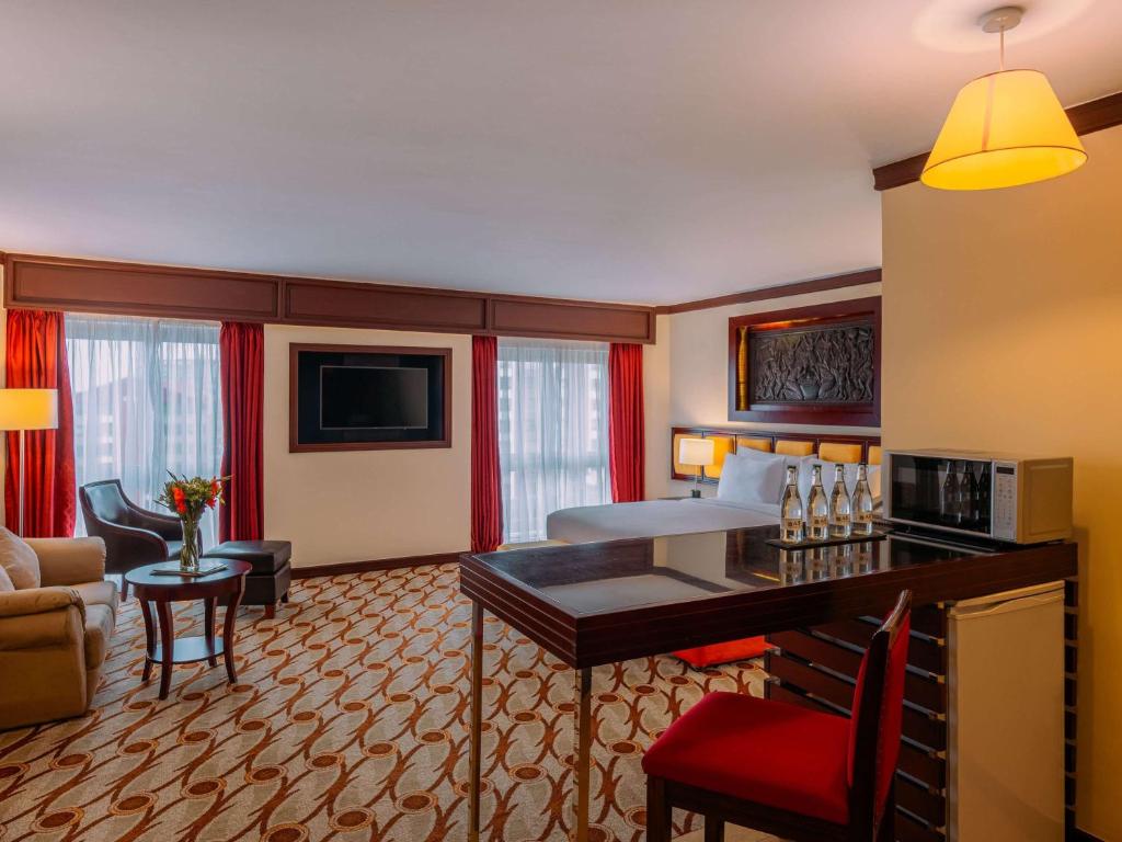 TV a/nebo společenská místnost v ubytování Mövenpick Hotel & Residences Nairobi