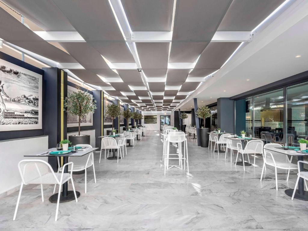 Restaurace v ubytování Mercure Rhodes Alexia Hotel & Spa