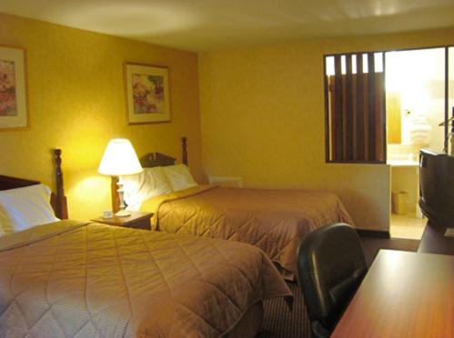 Budget Host Inn - Chambre Double Avec 2 Lits Doubles