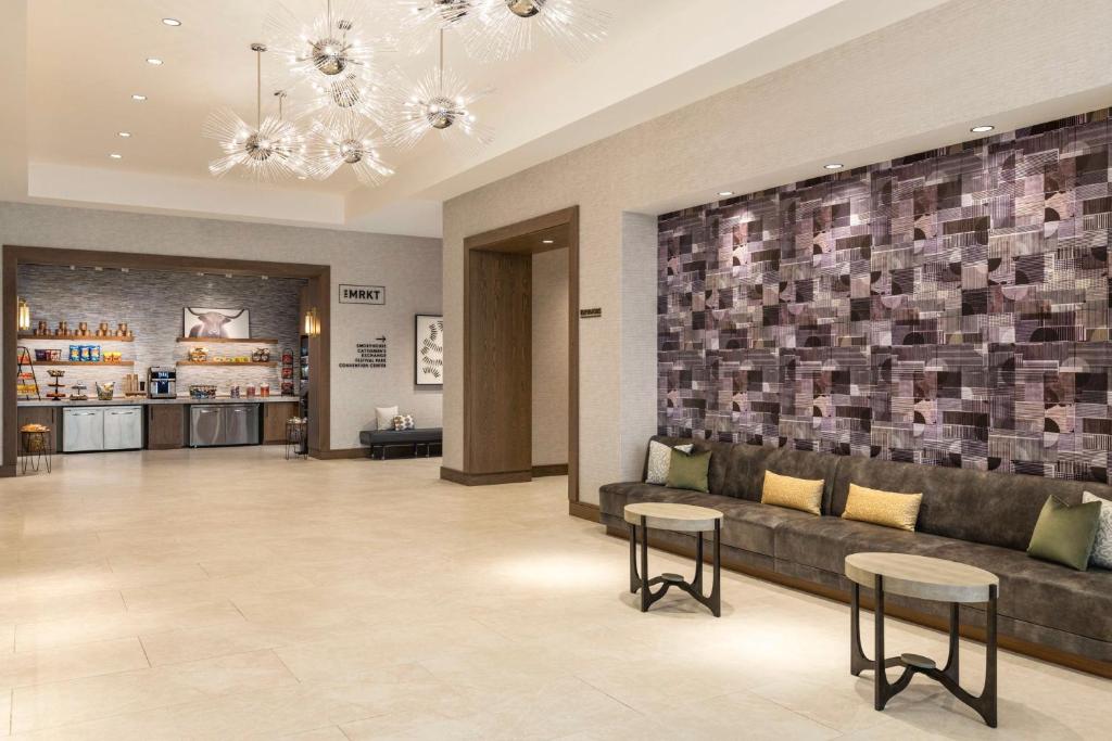 Posezení v ubytování Doubletree By Hilton Abilene Downtown Convention Center
