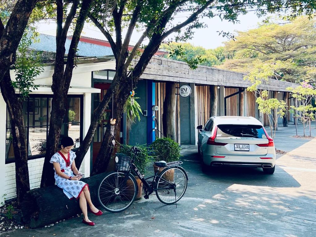 Ngeeb bed and EV station - Resim 31