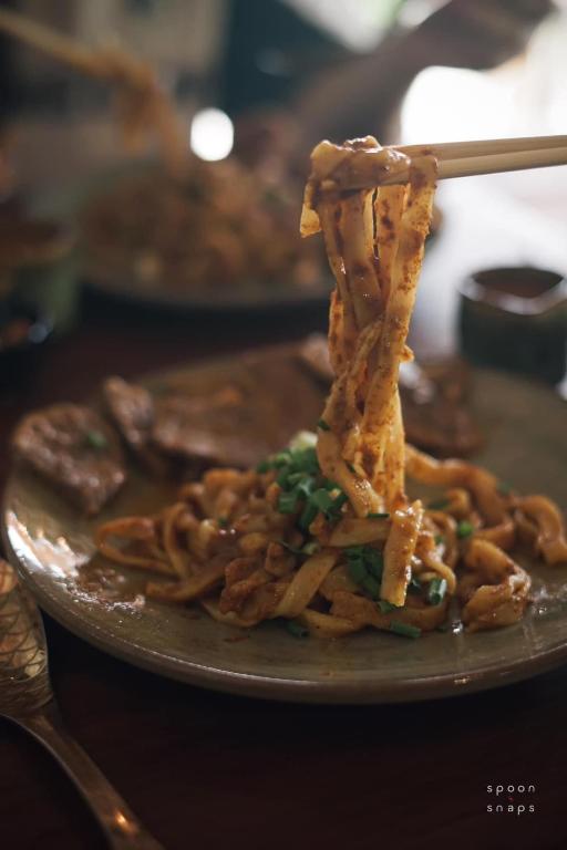 Ngeeb bed and EV station - Resim 37