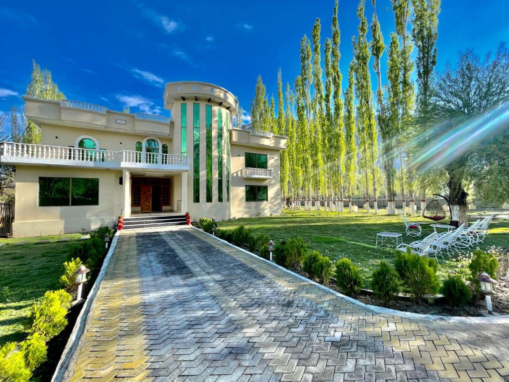 Zahrada ubytování Skardu Saraye Hotel & Resort