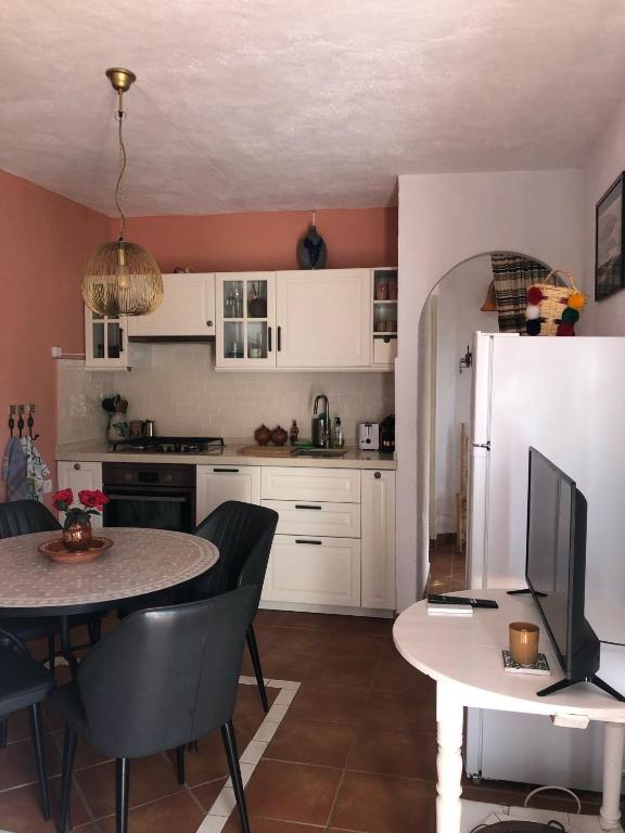 Een keuken of kitchenette bij Cortijo el Abejaruco