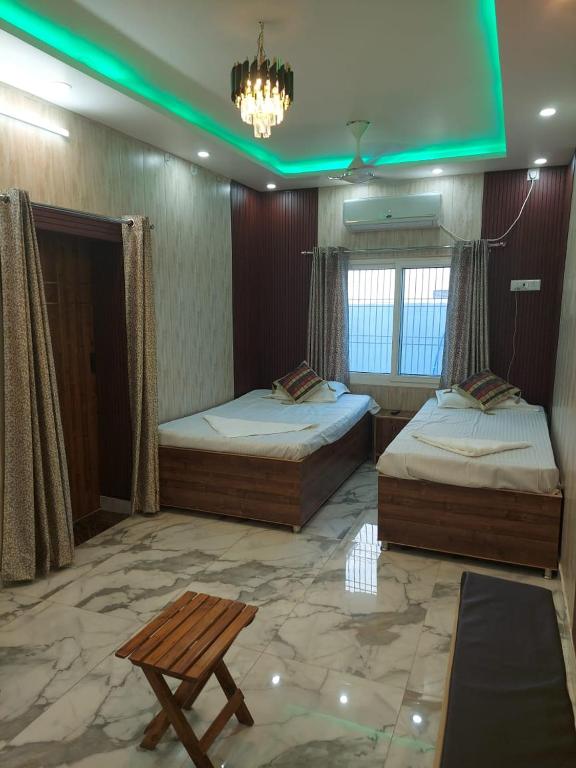 Shivay inn Homestay - Deluxe King Room
