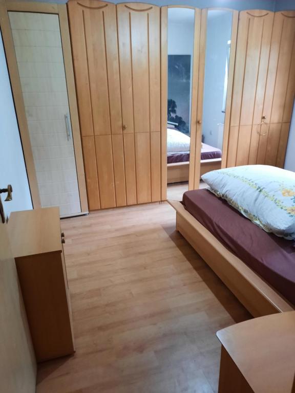 Postel nebo postele na pokoji v ubytování fremdenzimmer