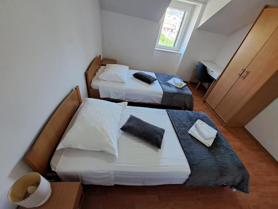 Posteľ alebo postele v izbe v ubytovaní MARIO-50m FROM THE BEACH,TERRACE WITH SEA VIEW!