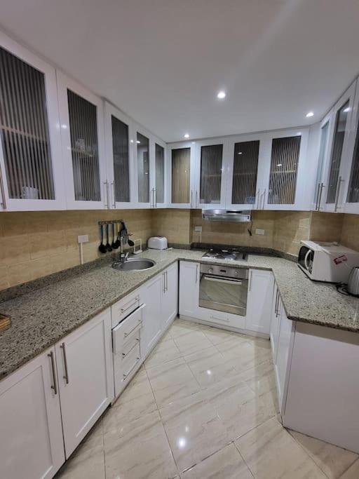 Kuchyň nebo kuchyňský kout v ubytování Velký apartmán 50 m od pláže - Sahl Hasheesh Hurghada resort Andalusie