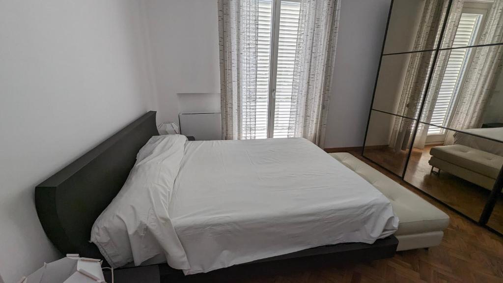 Appartamento zona Grazie - Two-Bedroom Apartment