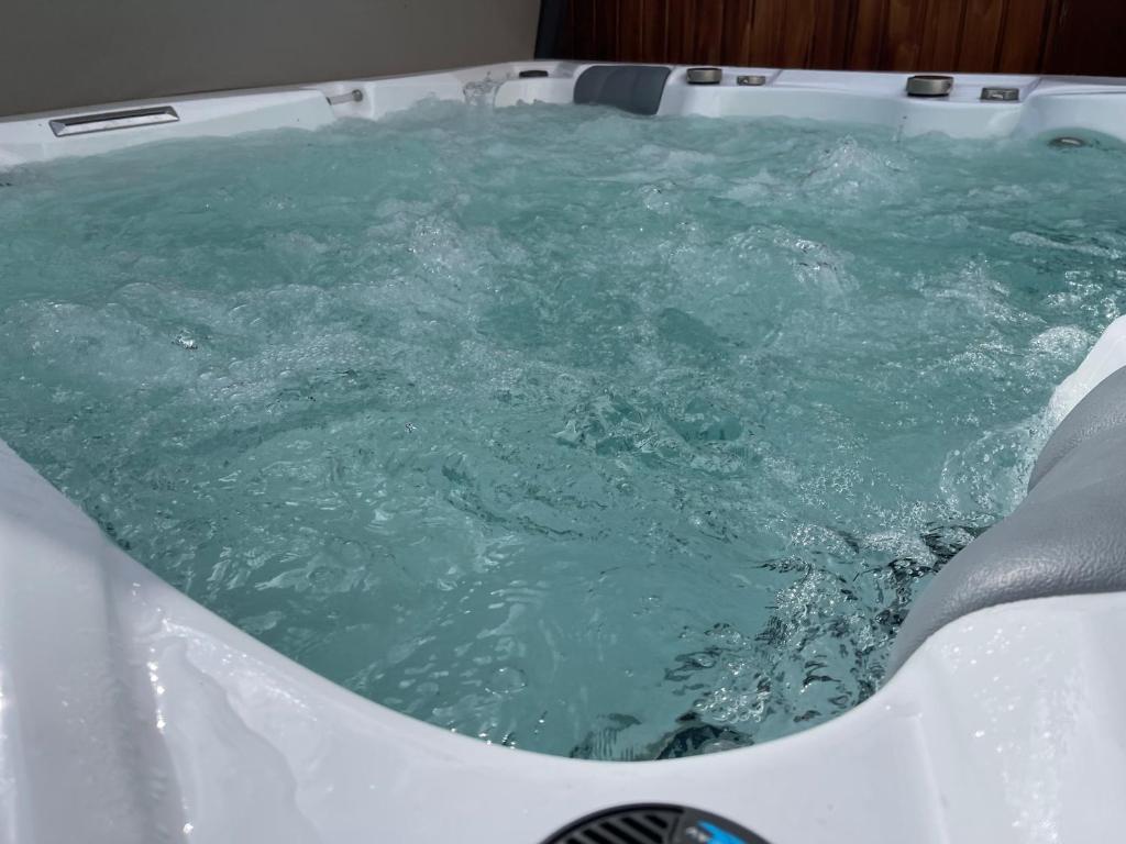 Φωτογραφία από το άλμπουμ του Winter Oase Beheizter Whirlpool Sauna und Kamin σε Geisenheim