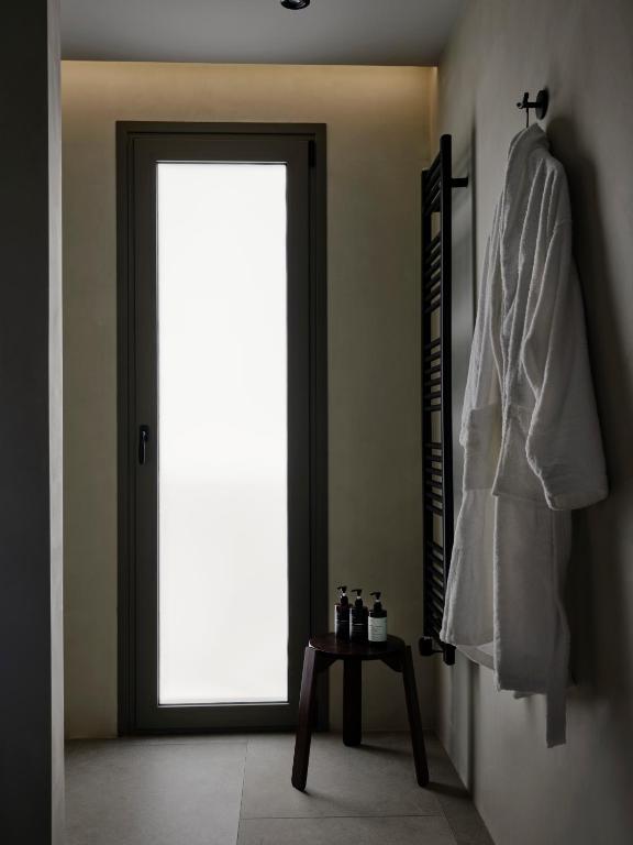 Bond Smart Living Suites - 13