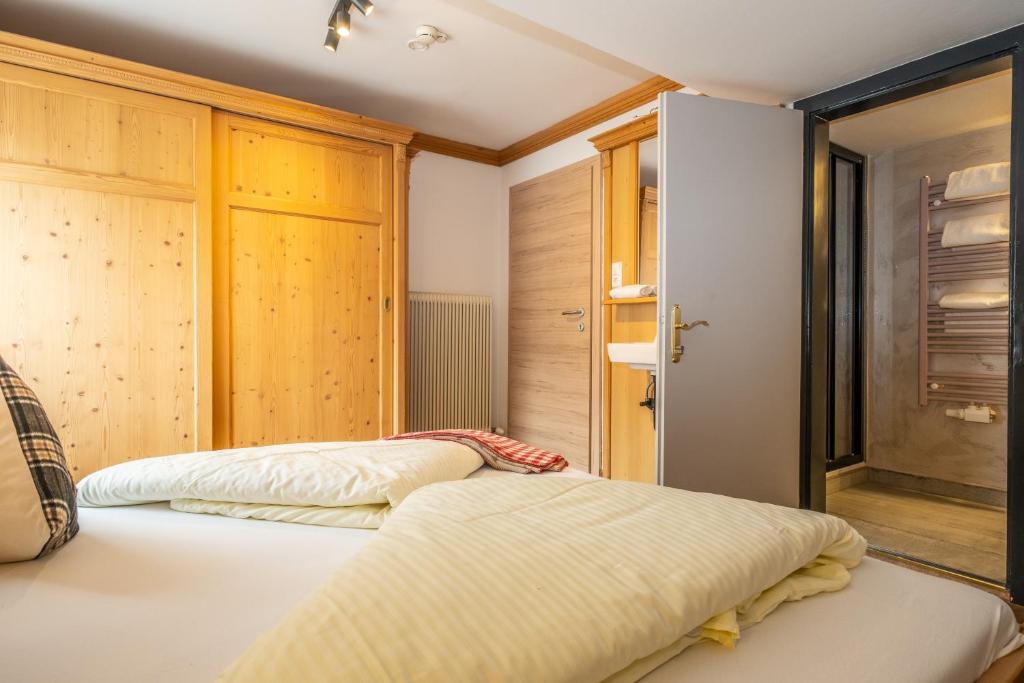 Postel nebo postele na pokoji v ubytování Mara's Little Boutique Sleepover - Budget Holiday Home