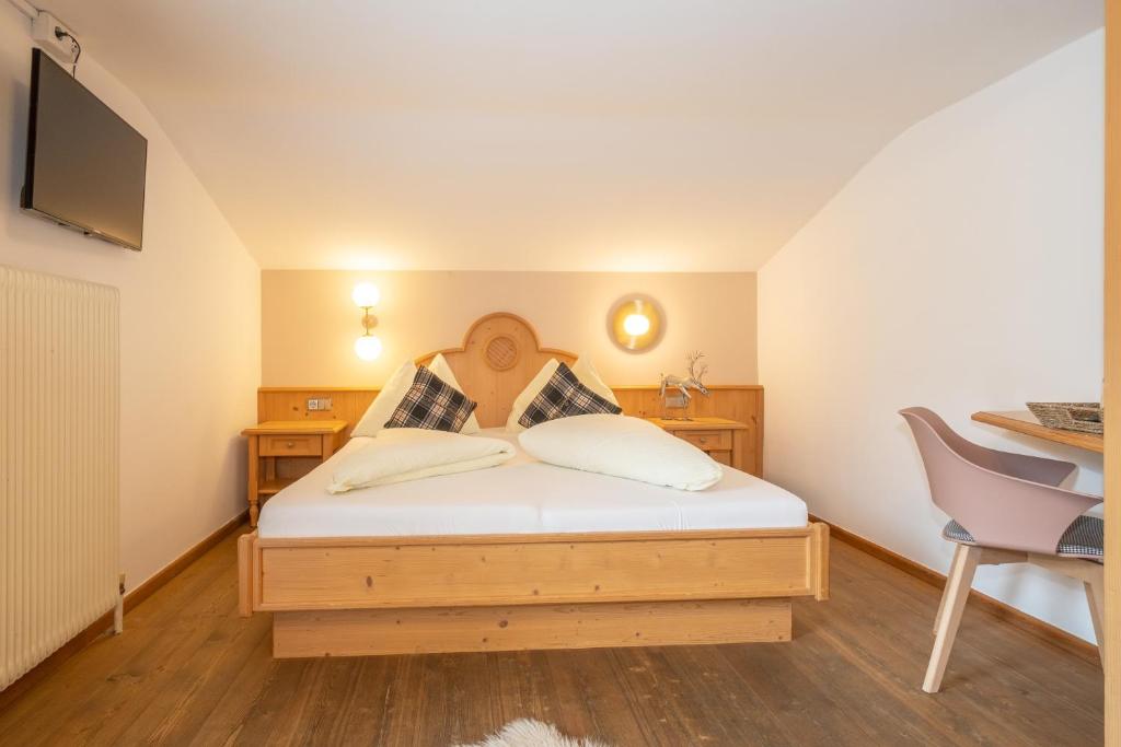 Postel nebo postele na pokoji v ubytování Mara's Little Boutique Sleepover - Budget Holiday Home
