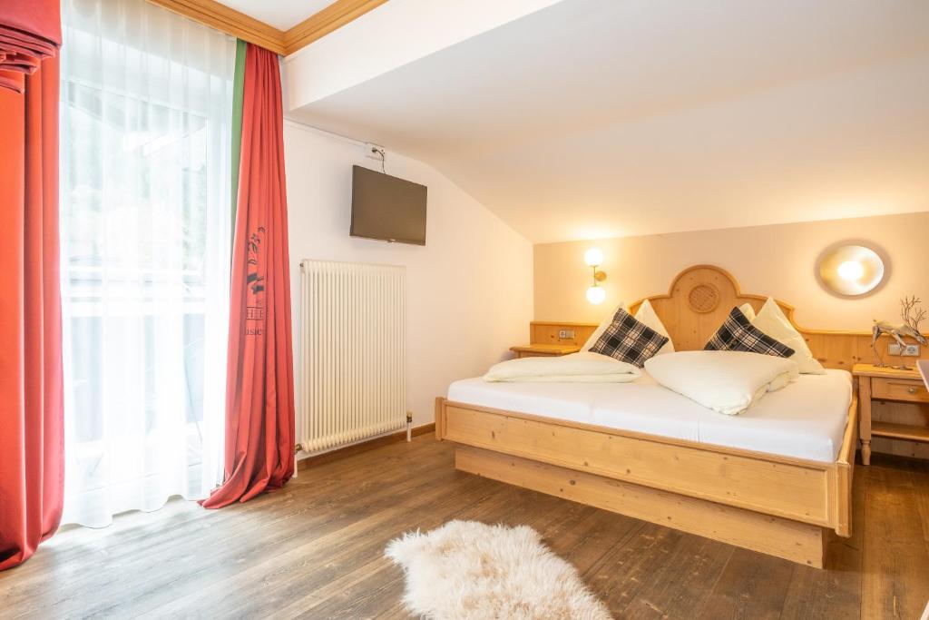 Postel nebo postele na pokoji v ubytování Mara's Little Boutique Sleepover - Budget Holiday Home