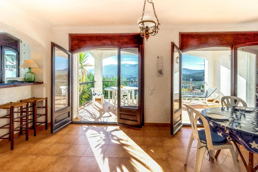Nespecifikovaný výhled na hory nebo výhled na hory při pohledu z apartmánu