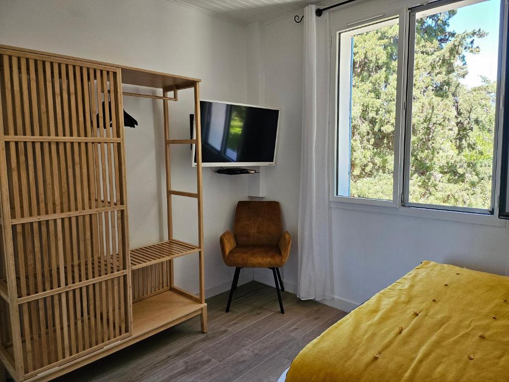 La Luberonne - Double Room With Garden View