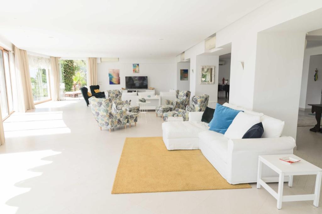 TV a/nebo společenská místnost v ubytování La Canostra Capri - luxury ROOM ad Anacapri