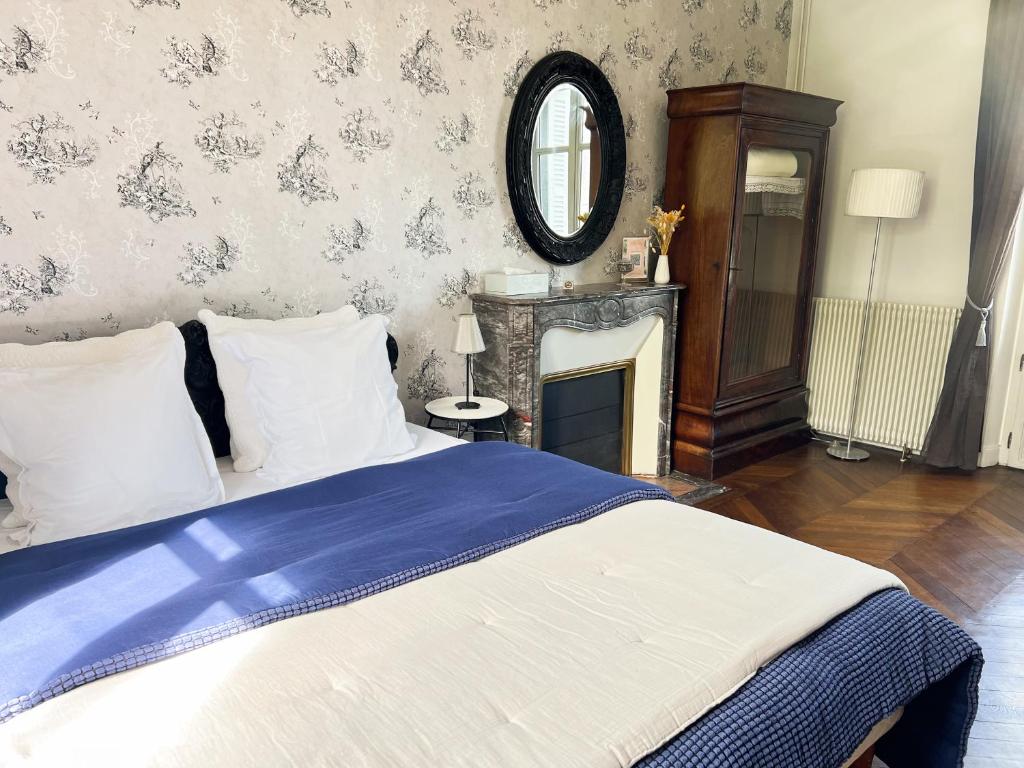 Closerie la Fontaine - Double Room With Private Bathroom