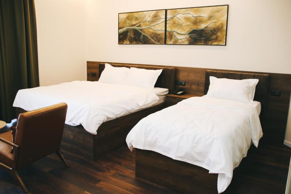 Hotel Rozafa - Triple Room