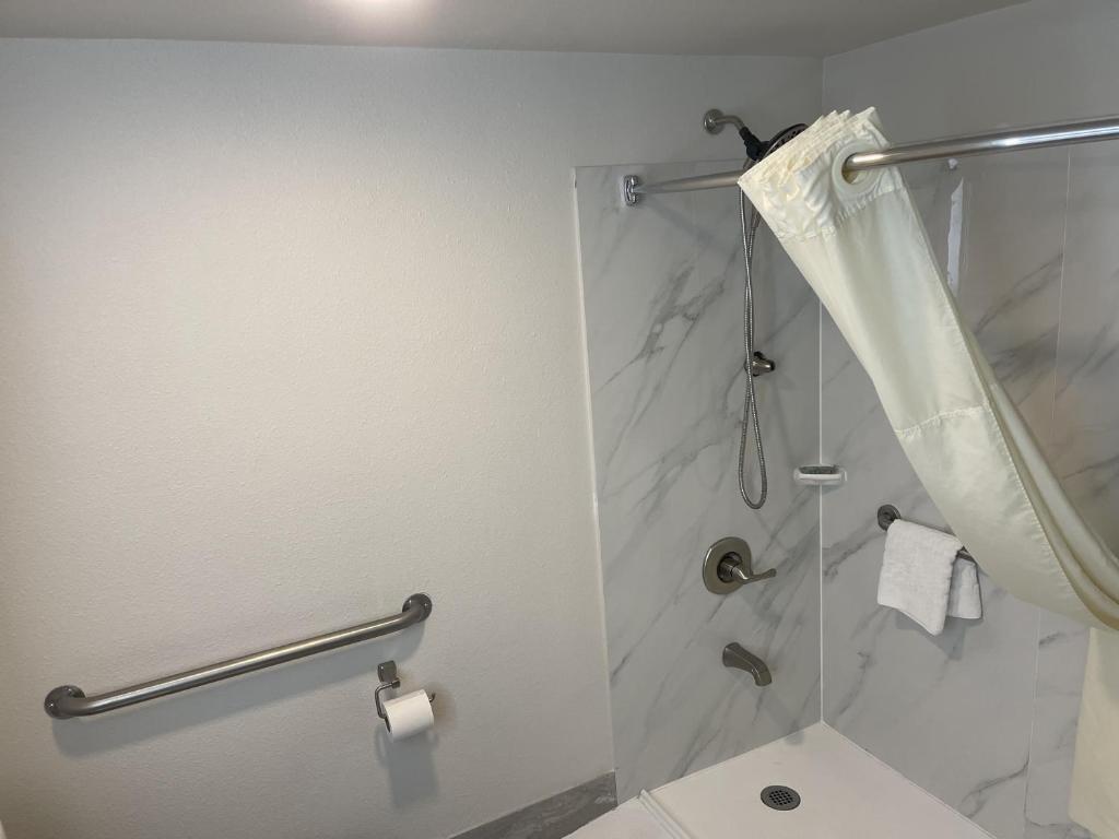 Best Western Westgate Inn photo