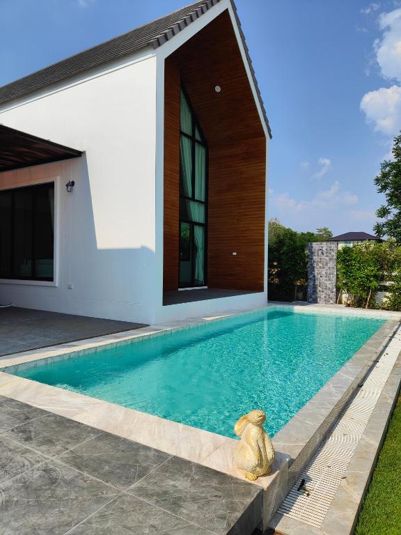 Bassein majutusasutuses ASTRID PoolVilla KhaoYai või selle lähedal