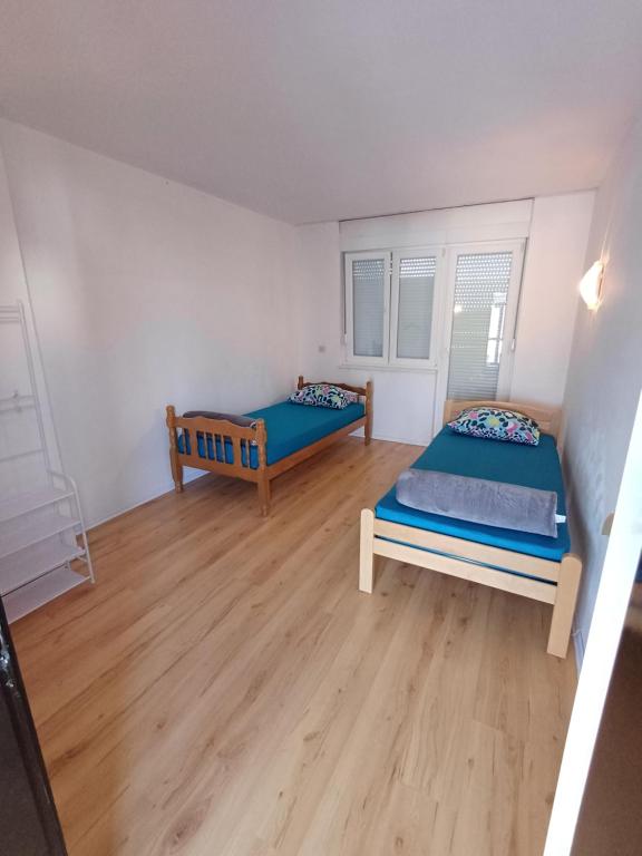 Čapljina Rooms - Chambre Lits Jumeaux Avec Salle De Bains Commune