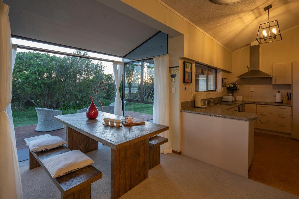 The waterfront 361-With sea view, skysport and air conditioner in each bedroom - Resim 4