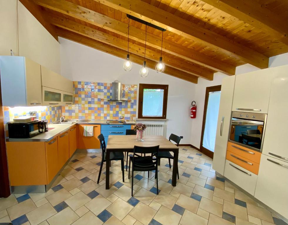 Kuchyň nebo kuchyňský kout v ubytování ENJOY HOUSE
