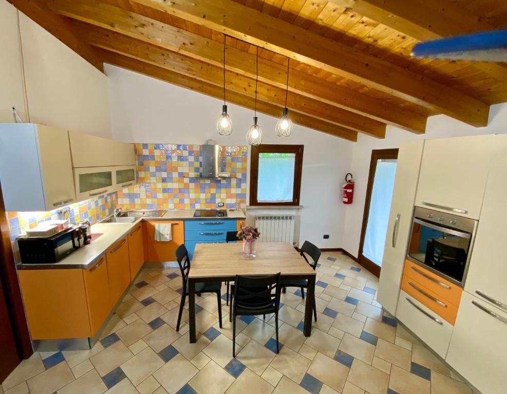 Kuchyň nebo kuchyňský kout v ubytování ENJOY HOUSE