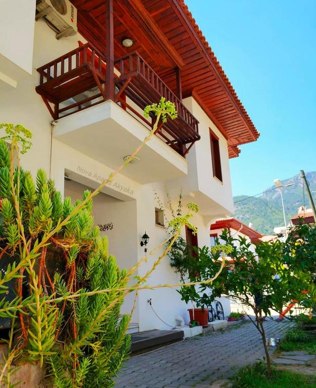 Nespecifikovaný výhled na hory nebo výhled na hory při pohledu z aparthotelu