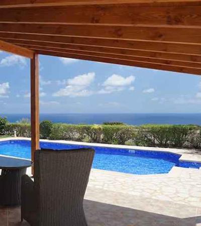 Bazén v ubytování Unforgettable Family Escape - Cliffside Villa with Panoramic Sea Views and Kid-Friendly Private Pool nebo v jeho okolí