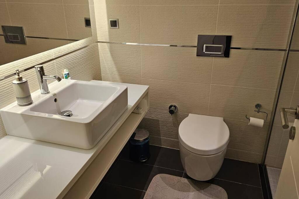 Koupelna v ubytování Manavgat - Superb 2 bedroom apartment near beach and Side centre